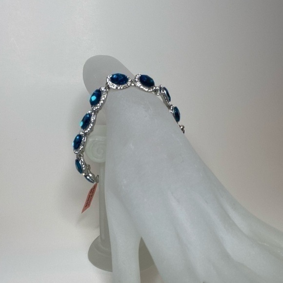 Blue Sapphire Austrian crystal Bracelet set - Picture 3 of 9